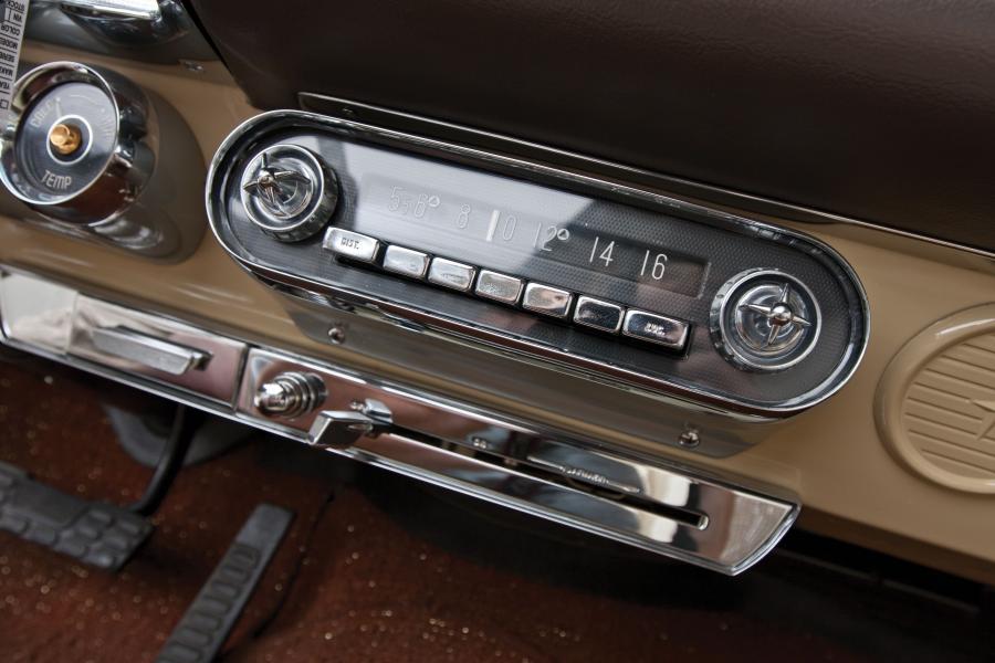 Панель приборов Desoto Adventurer Convertible (S-26A) 1957 года  (фото 10 из 60)